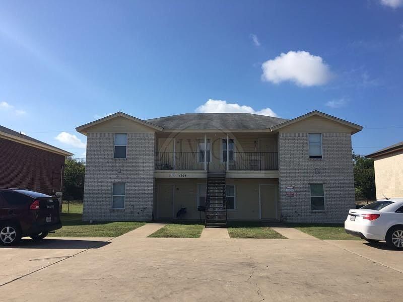 1st image of 1104 Circle M Dr APT B