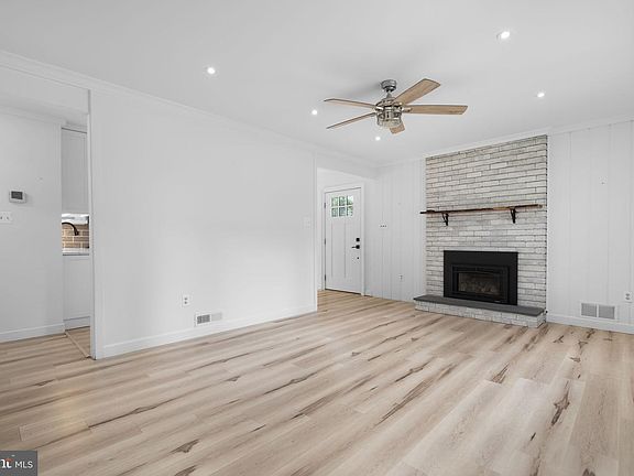 3rd image of 1400 Bernerd Pl