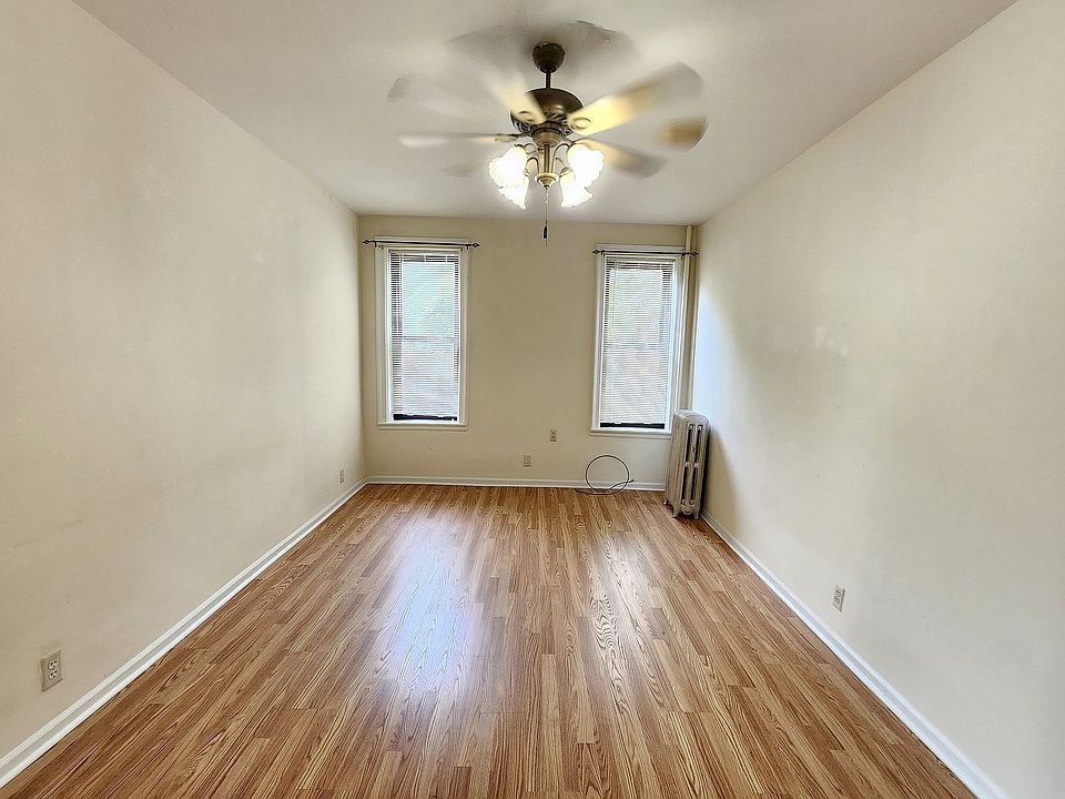 1st image of 30-97 32nd St #2R