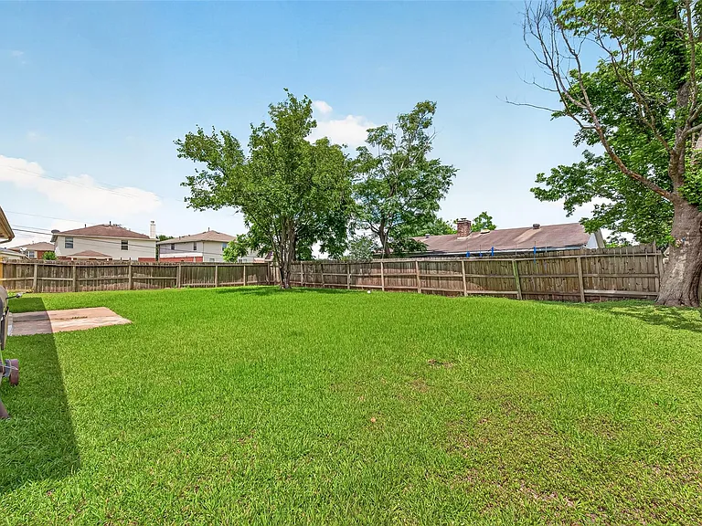 9903 Kent Towne Ln — Photo 38