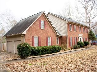 260 Creekview Trl, Fayetteville, GA 30214