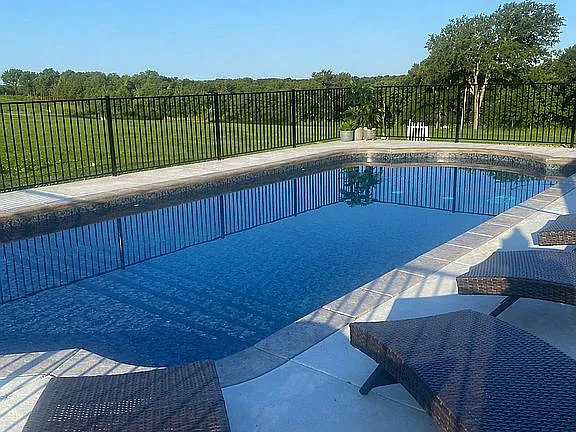 4790 Cliffside Dr — exterior photo