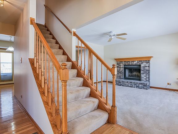 5th image of 601 Doral Ln
