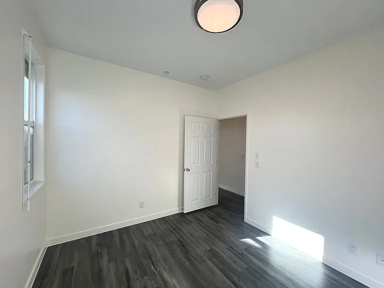 1533 Franklin Ln — Photo 43