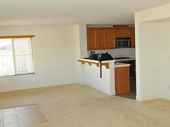2nd image of 1690 Nicolson Cir