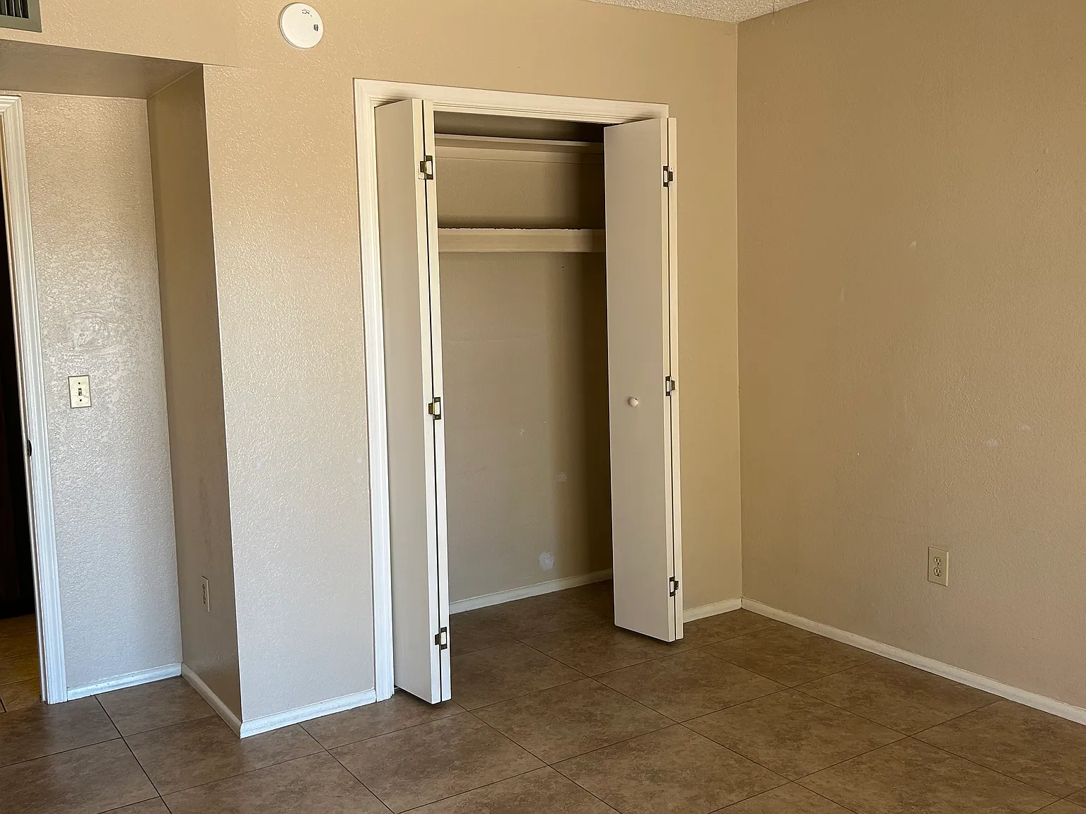 2 bed, 976 sqft, $1,495 — Photo 3