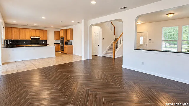 3 bed, 2.5 bath, 2623 sqft, $2,500 — Photo 4