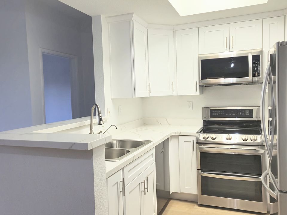 1st image of 2250 Camino De La Reina Unit 112