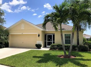 211 Briarcliff Cir, Sebastian, FL 32958