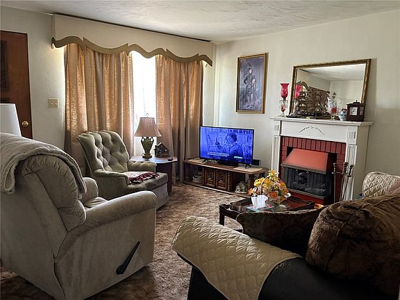 5th image of 347 Howes Run Rd