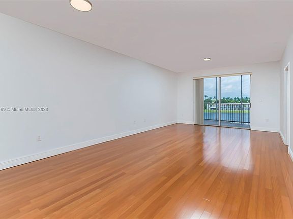 3rd image of 10730 NW 66th St APT 412