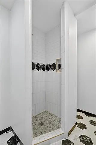920 Chartres St #7 — Photo 13