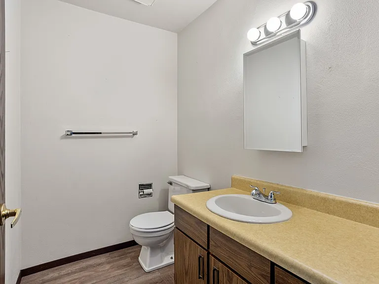 1352 W Hiawatha Dr — Photo 9