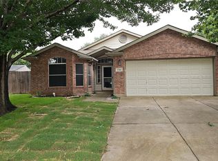 741 Cardinal Dr, Saginaw, TX 76131