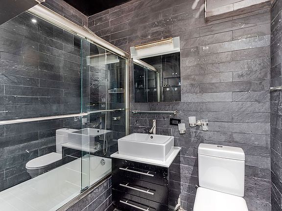 5th image of 99 John St APT 2205