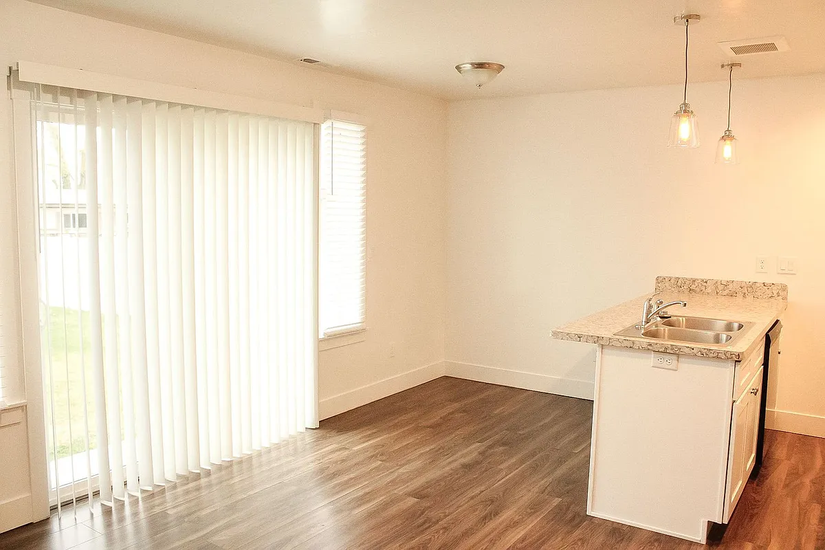 Building Photo - 710 S 5 W