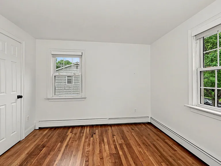 44 Barmore Dr W — Photo 23