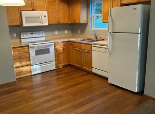 1207 SW Harvey St #B, Topeka, KS 66604