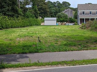 110 County Rd, Oak Bluffs, MA 02557