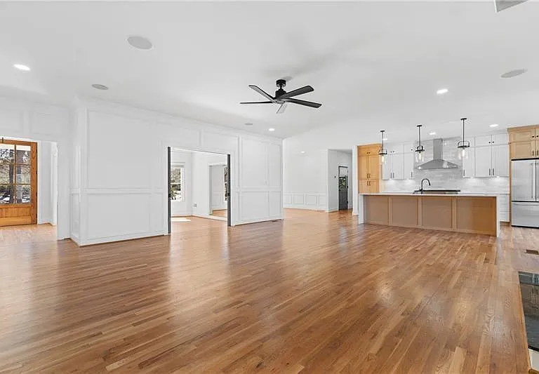 350 Kelson Dr — Photo 23