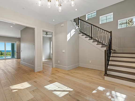 4th image of 362 Ocean Crest Dr