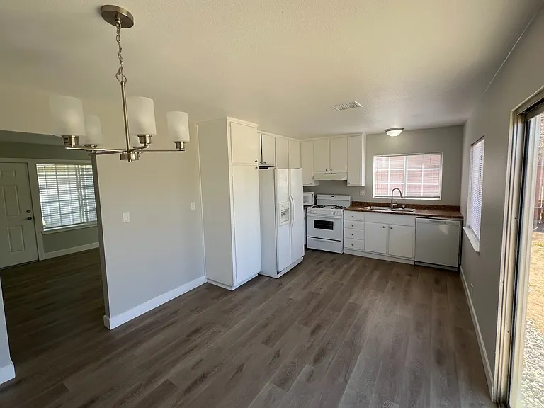 42843 W Alep St — Photo 5