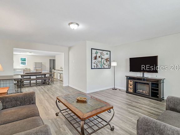 3rd image of 107 Palmetto Breeze Cir