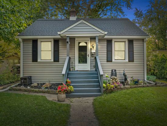 208 S California St, Hobart, IN 46342