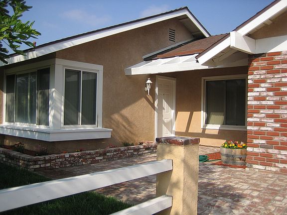 Inviting Brick Entry