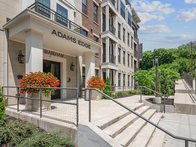 Adams Edge Apartments — Photo 42