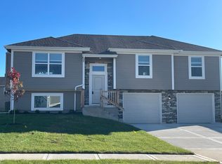 705 Summer Dawn Cir, Belton, MO 64012