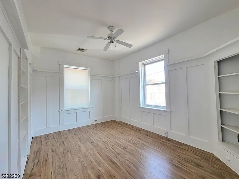 551 Franklin Ave #2R — Photo 11