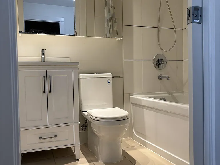 565 Smithe St #1606 — Photo 8