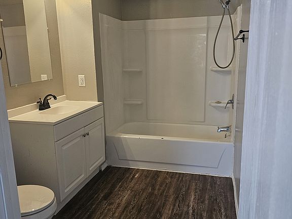 2nd image of 108 Love St #E2