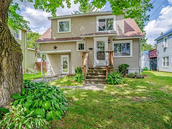 228 W Garrett St, Somerset, PA 15501