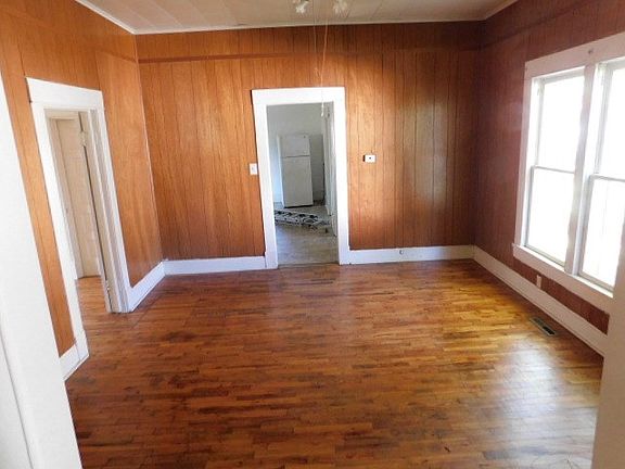 2nd image of 530 W Forest St