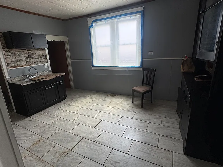 165 Gibson St #2 — Photo 1