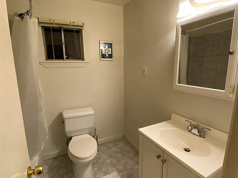 205 Avondale St #5 — Photo 6