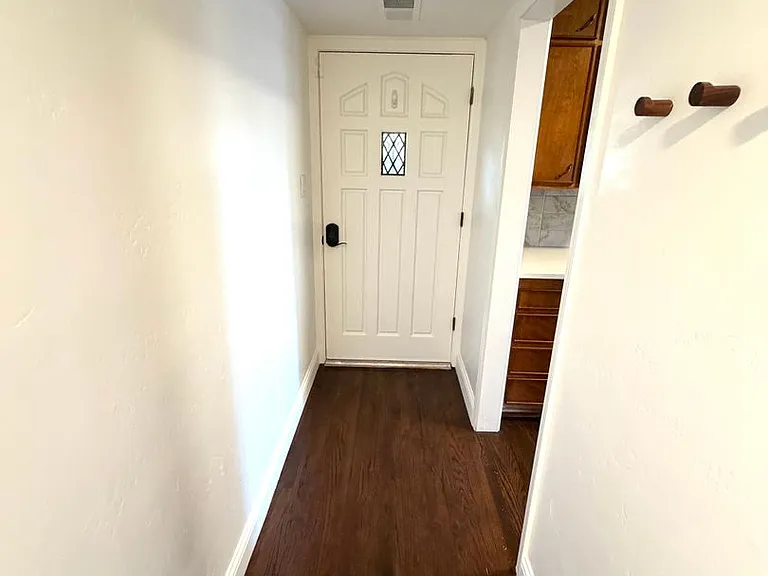 1704 Castle Ct — Photo 23
