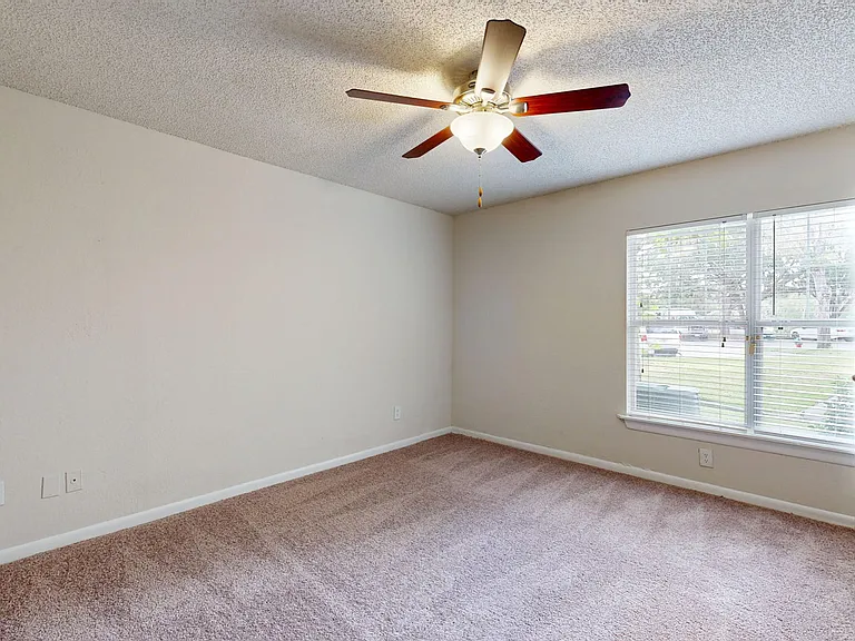 Altamira Place Apartment Homes — Photo 146
