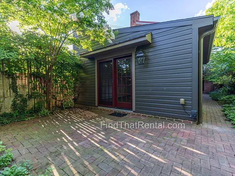 136 W Pomfret St — Photo 9