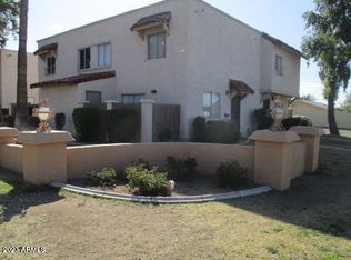 1207 E Lawrence Ln, Phoenix, AZ 85020