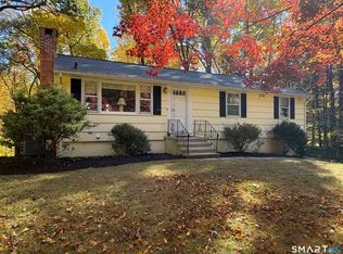 7 Carriage Lane, Danbury, CT 06810