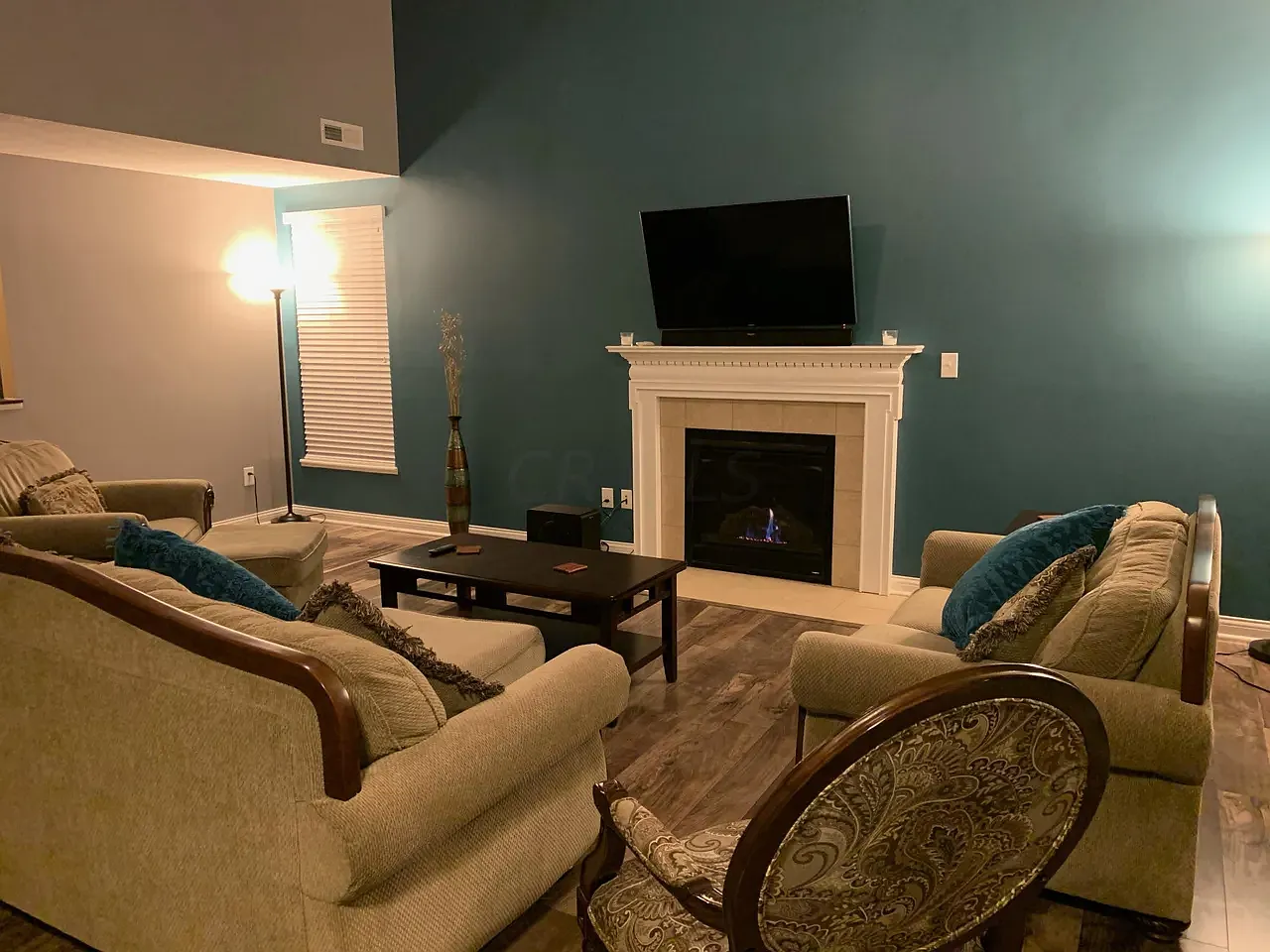 3 bed, 2.5 bath, 2015 sqft, $2,500 — Photo 4