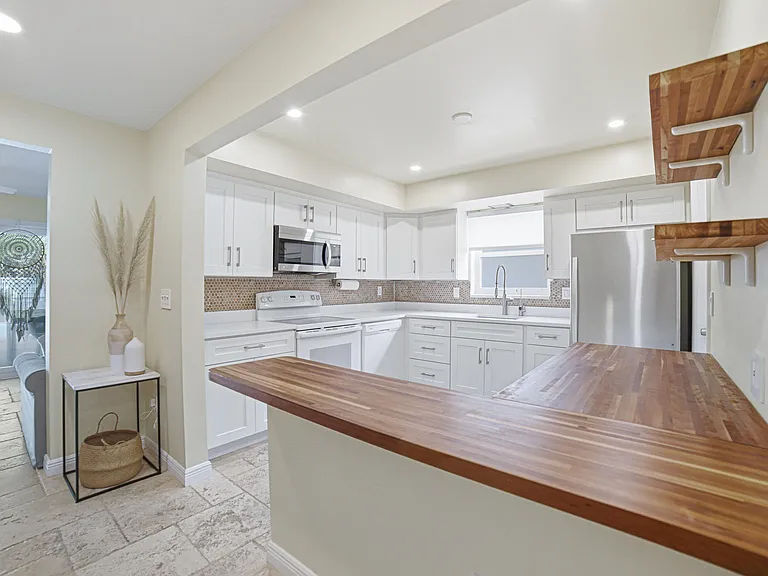 721 N Lakeside Dr — Photo 21