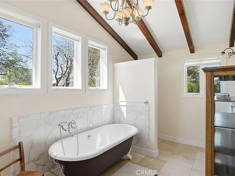 2611 Janin Way — Photo 35