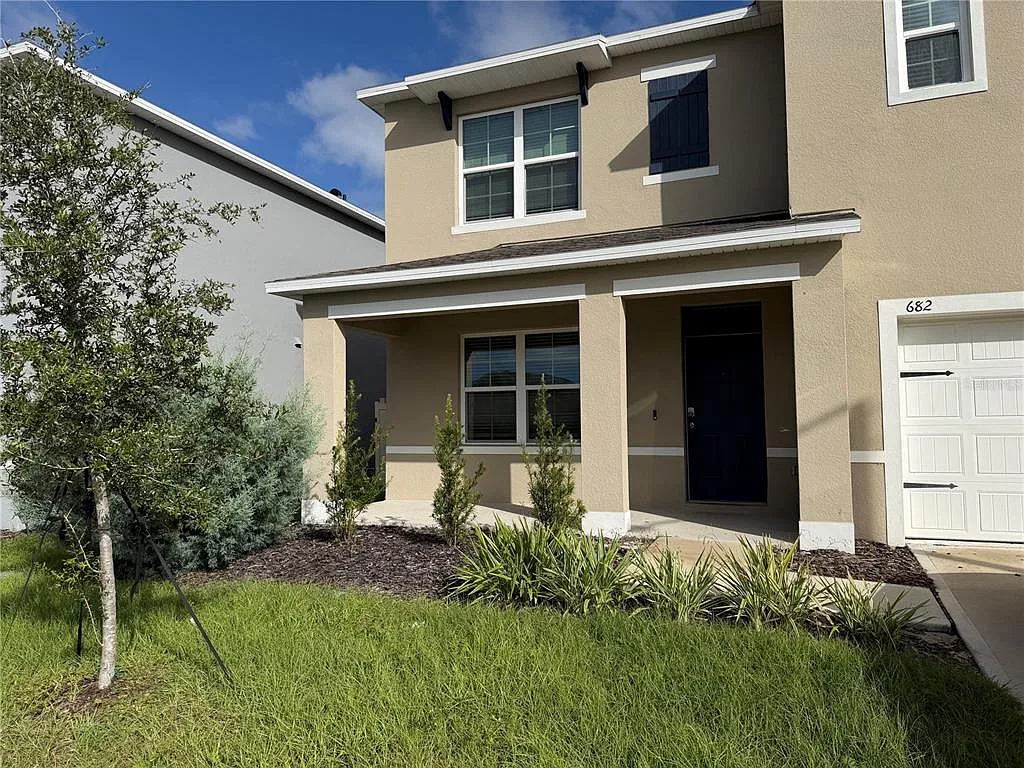 5 bed, 3.0 bath, 2511 sqft, $2,800 — Photo 2