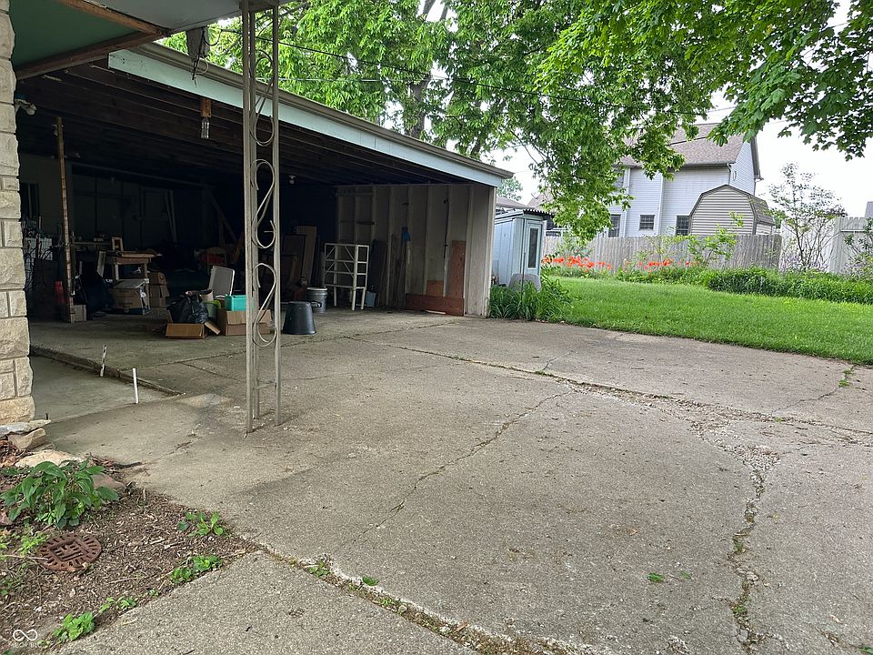 2nd image of 3250 Hillcrest Dr
