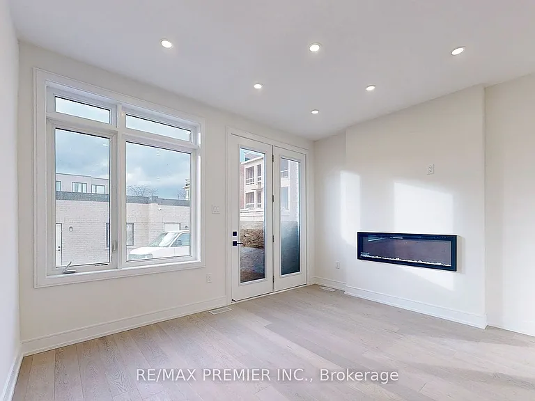 208 McRoberts Ave — Photo 15
