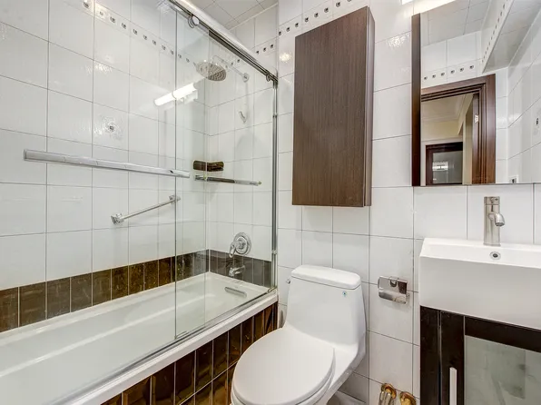 100-25 Queens Boulevard image 30 of 40